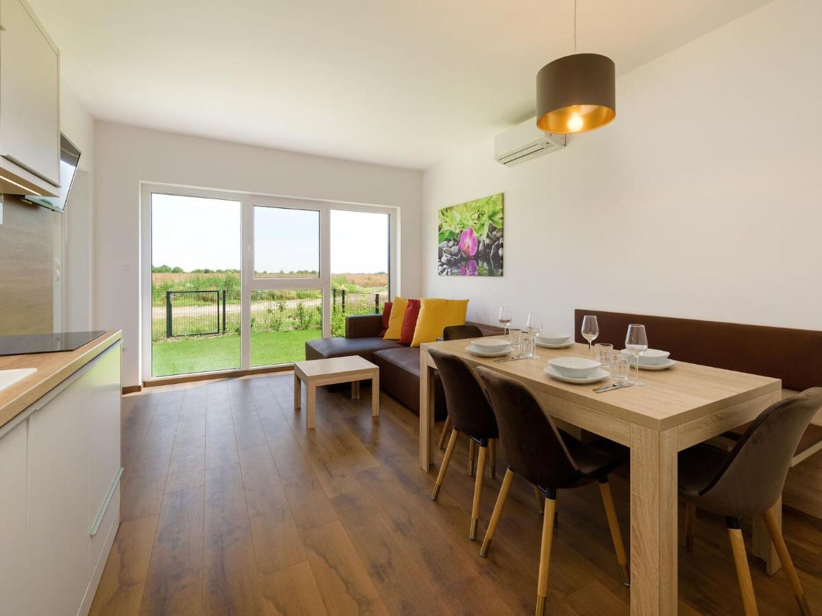Apartment With Pool, Roof Terrace, Garden Zsira Экстерьер фото