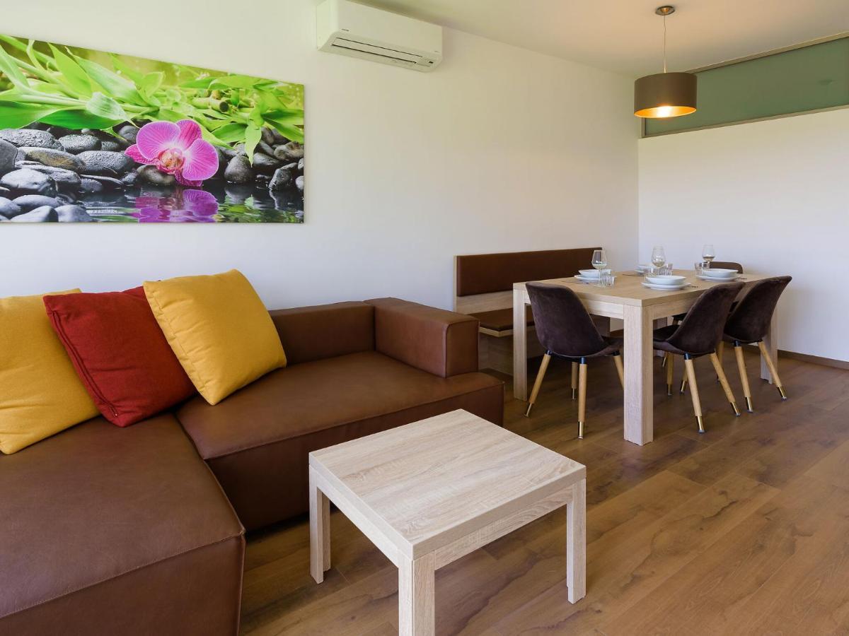 Apartment With Pool, Roof Terrace, Garden Zsira Экстерьер фото