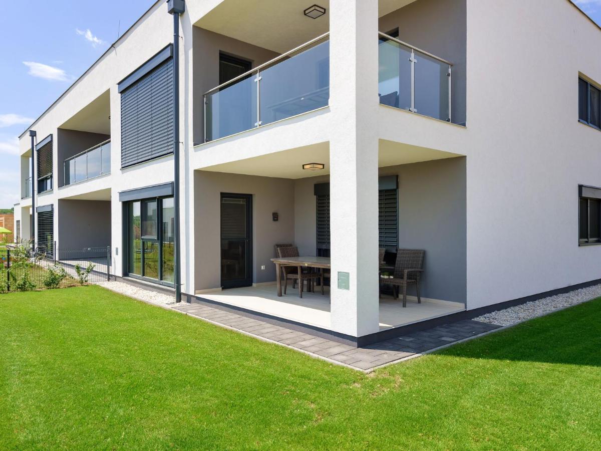 Apartment With Pool, Roof Terrace, Garden Zsira Экстерьер фото