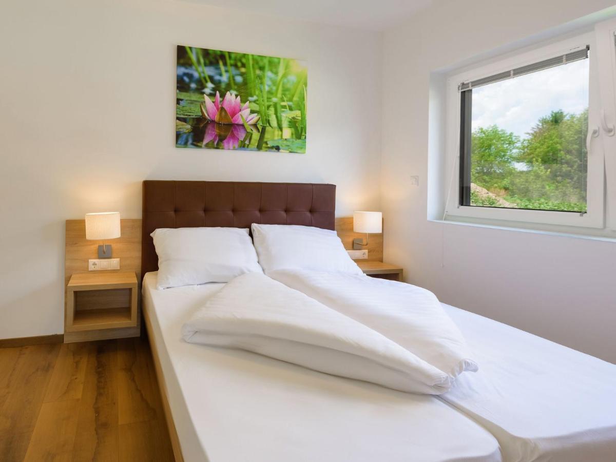 Apartment With Pool, Roof Terrace, Garden Zsira Экстерьер фото